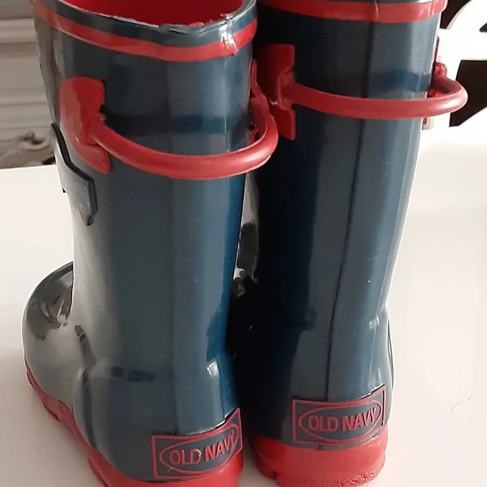 Old Navy Rain Boots size 3T